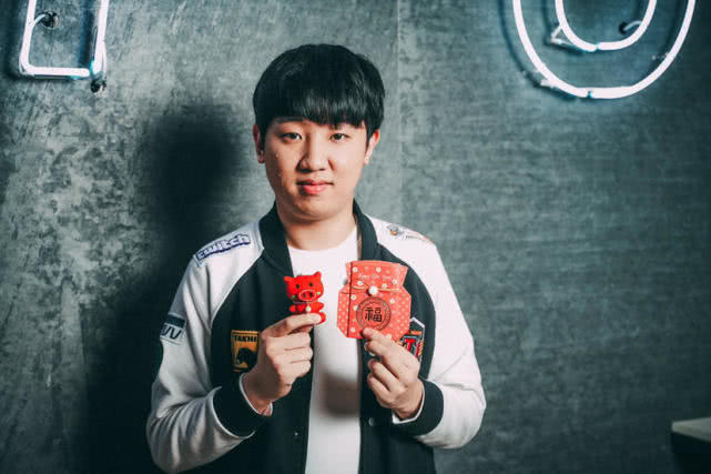 TyLoo 震惊了 Astralis ，并晋级2025年电子竞技世界杯四分之一决赛