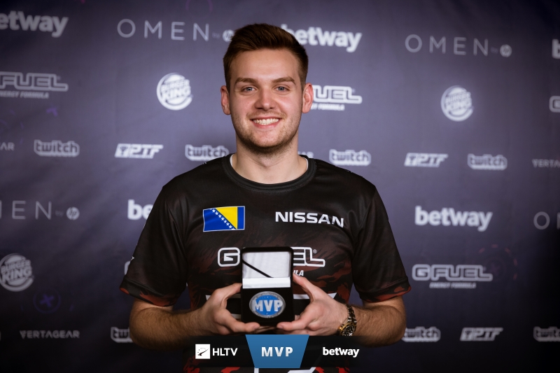 隐含赔率（Implied Odds）：为了后续的巨大收益值得跟注吗？（隐含赔率解析：为未来更大回报而跟注是否划算？）